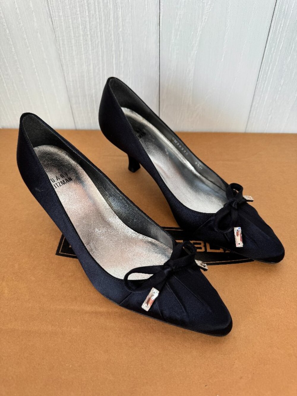 Stuart Weitzman Black Satin Bow Pointed Toe Kitten Heel Pumps Size 5.5
